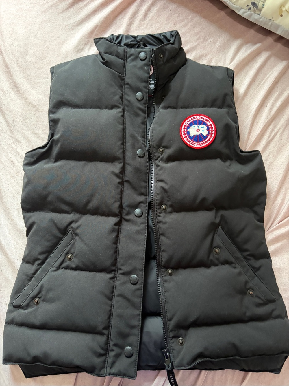 Canada Goose Black Quilted Down Vest with Red Arctic Patch - Picture 2 of 8